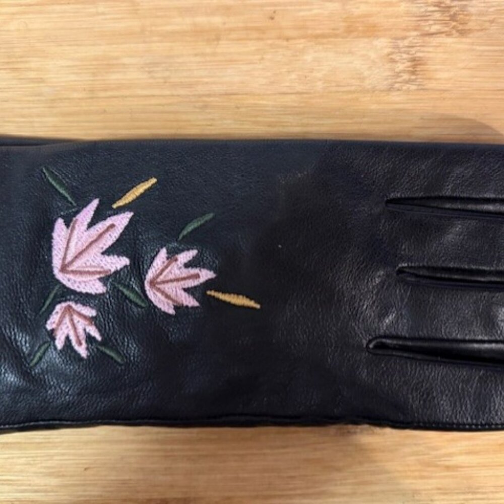 Retro Black leather gloves with pink / pastel floral embroidery - NWT - Picture 10 of 16